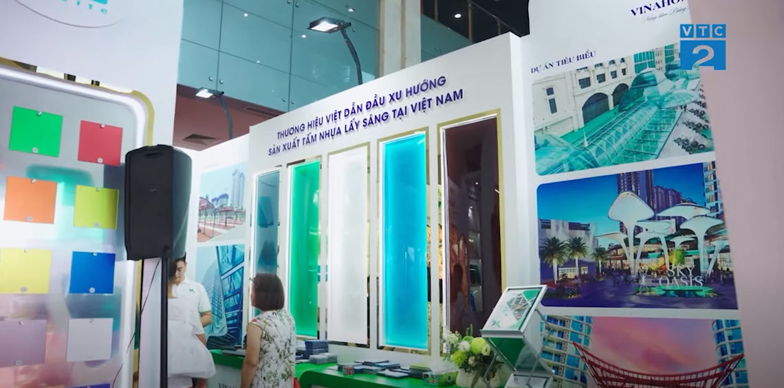 TẤM NHỰA LẤY SÁNG POLYCARBONATE VINAHOME: SỰ LỰA CHỌN THÔNG MINH CHO CÔNG TRÌNH VIỆT